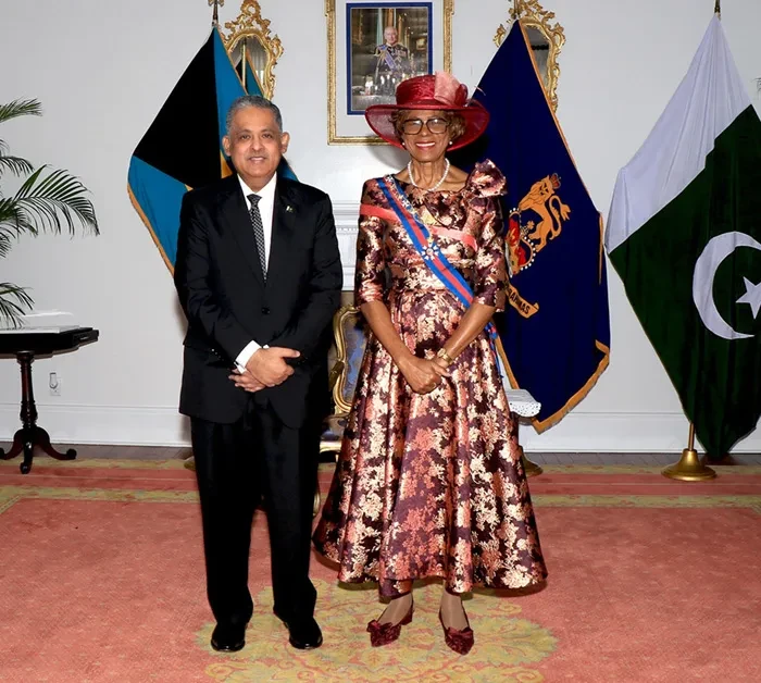 Pakistan's High Commissioner-Designate presents credentials to the Governor General