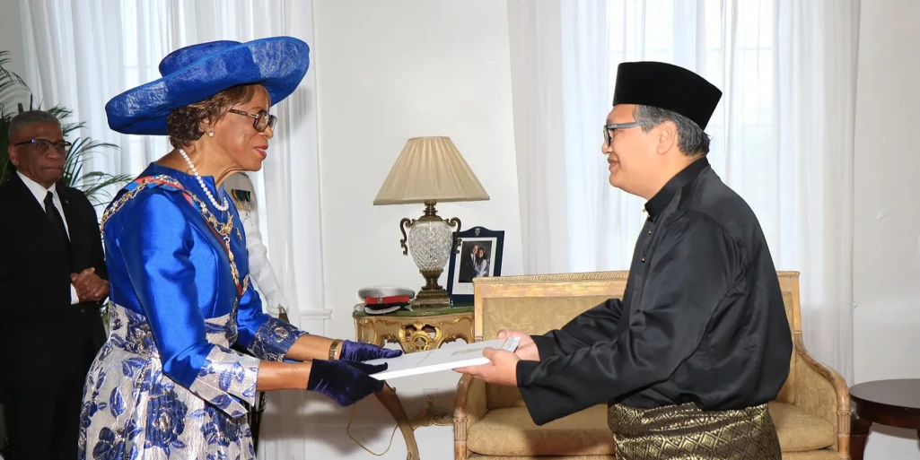 High Commissioner of Malaysia presented Credentials to the Governor General