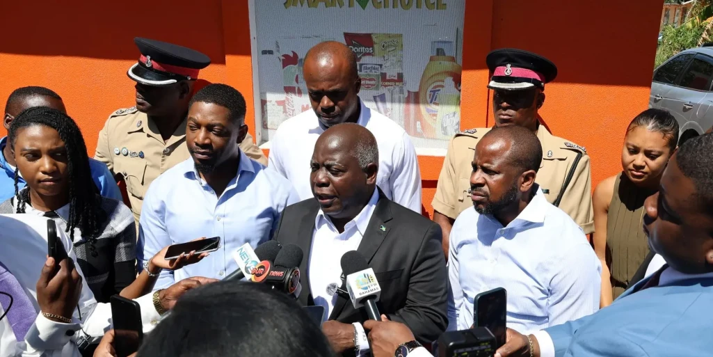 PM Davis visits Fox Hill 'mom and pop' stores, promotes Trade Diversification Programme