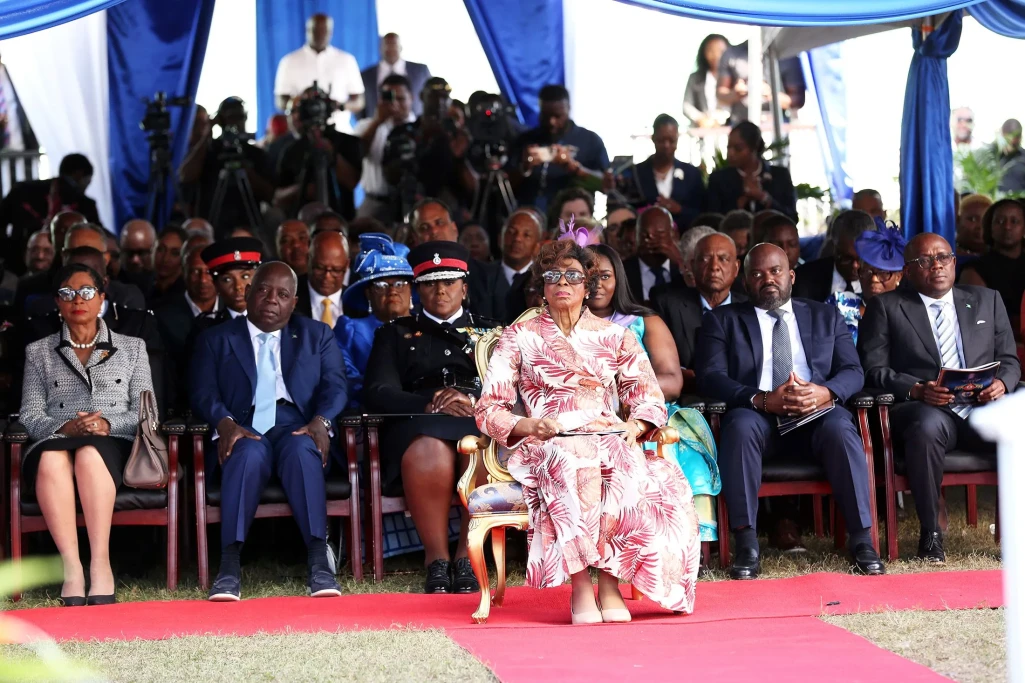 From left - Mrs. Ann Marie Davis, Prime Minister Philip Davis, Commissioner Shanta Knowles, Governor General HE Dame Cynthia Pratt, Chief Justice Ian Winder, Deputy Prime Minister Chester Cooper From left - Mrs. Ann Marie Davis, Prime Minister Philip Davis, Commissioner Shanta Knowles, Governor General HE Dame Cynthia Pratt, Chief Justice Ian Winder, Deputy Prime Minister Chester Cooper
