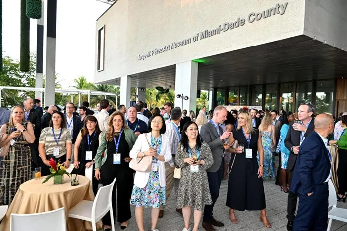 Deputy Prime Minister Chester Cooper promotes The Bahamas at Seatrade Cruise Global Reception