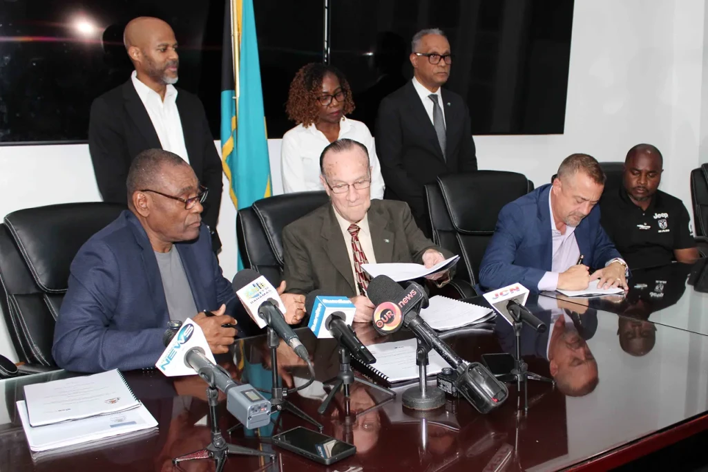 Ministry of Health and Wellness signs contract for procurement of 31 vehicles Ministry of Health and Wellness signs contract for procurement of 31 vehicles