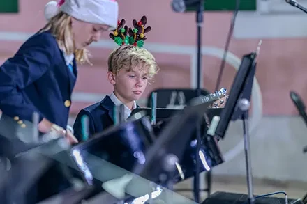 MOYSC sets the Yuletide Season in motion with its National Christmas Tree Lighting Ceremony in Rawson Square