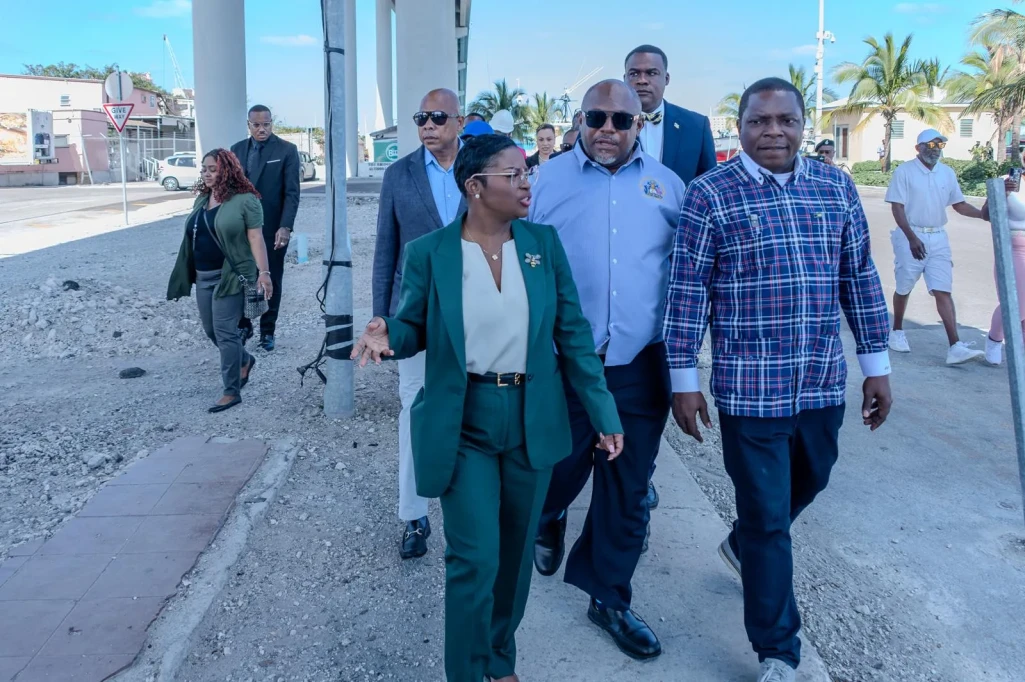 Energy Minister has walkthrough of Potter's Cay Dock with view to bring electricity to vendors