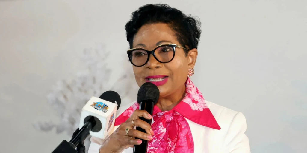 Mrs. Ann Marie Davis visited Grand Bahama for the Princess Court Mentoring Ministries pledging ceremony of 137 young girls who were presented with purity pearls signifying their commitment to spiritual growth and purity until marriage, and she congratulated them for taking the bold step. The ceremony took place at Central Zion Baptist Church on March 30, 2025.