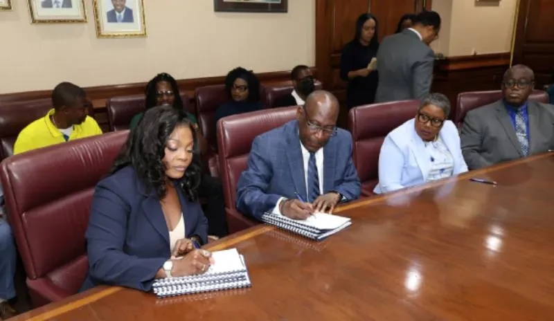 NIB and Union of Public Officers sign five-year industrial agreement