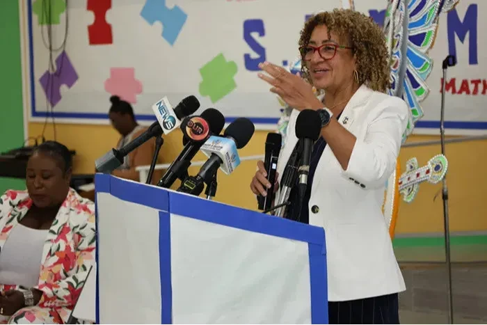 Junior Sailing Program youth meet CARICOM Assistant Secretary General Elizabeth Solomon