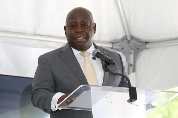 PM Davis: New Solar Power PPA is ‘a bold step forward’