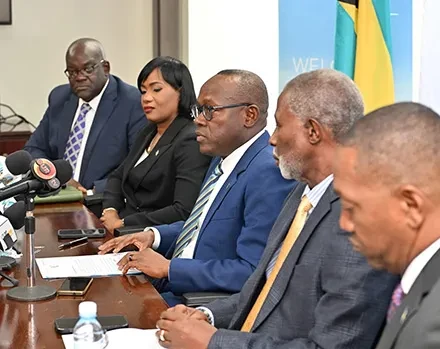 Tourism Signs Agreement with Aliv for High Speed Internet Service in Downtown Nassau