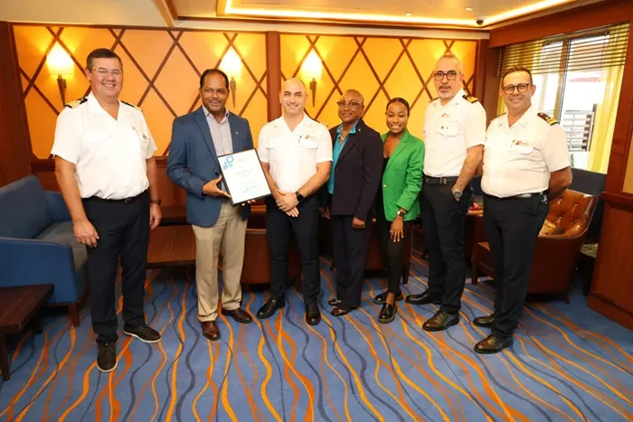 Carnival Vista makes a stop in Grand Bahama